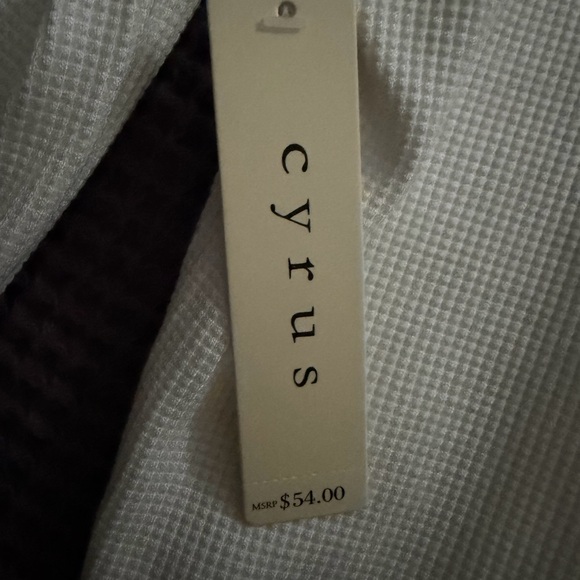 NWT Cyrus Women's Waffle Botton Up Open Collar V-Neck Thermal Top - Medium, Bone - Picture 9 of 10